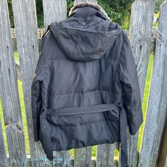 Aquascutum London Black Puffer Jacket with Insulated Design - Picture 11 of 11